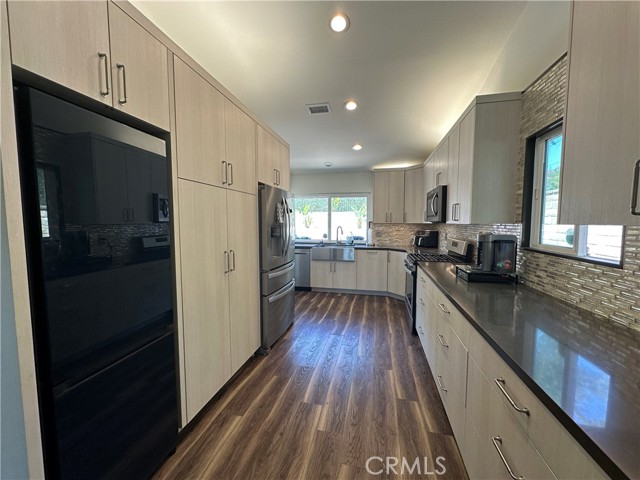 13191 Honeybee Street, Moorpark CA: https://media.crmls.org/medias/8785076e-4751-43a2-b8d0-959454e39749.jpg