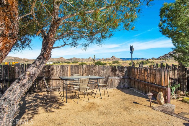 Detail Gallery Image 19 of 48 For 5145 Curtis Rd, Pioneertown,  CA 92268 - 2 Beds | 3 Baths