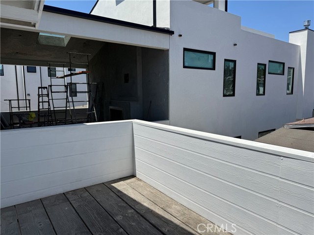514 .5 Marigold Ave, Corona del Mar CA: https://media.crmls.org/medias/87878d92-7cb5-48c3-9aca-26e97219d6d1.jpg