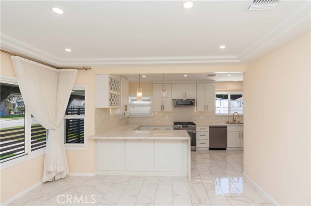 Detail Gallery Image 6 of 44 For 536 Myrtle St, Glendale,  CA 91203 - 2 Beds | 2 Baths