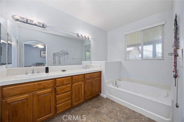 Detail Gallery Image 19 of 30 For 6202 Ocean Jasper Dr, Bakersfield,  CA 93313 - 5 Beds | 4 Baths