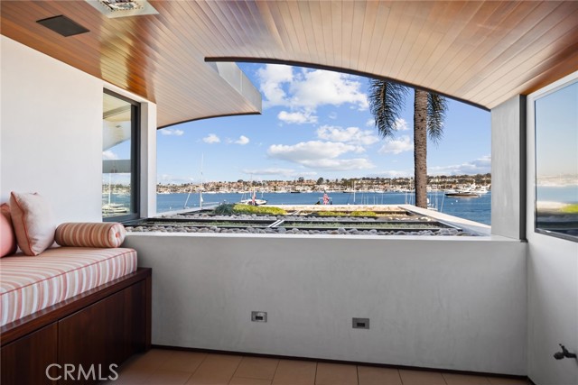 Detail Gallery Image 18 of 32 For 1509 E Bay Ave, Newport Beach,  CA 92661 - 4 Beds | 4/1 Baths