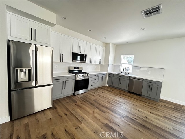 Detail Gallery Image 16 of 21 For 1016 N Ontario #1018,  Burbank,  CA 91505 - 2 Beds | 2 Baths