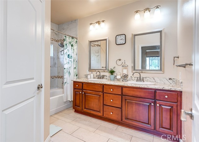335 E Francis Avenue, La Habra CA: https://media.crmls.org/medias/8788314a-b227-4b50-bb5d-28b77791dc53.jpg