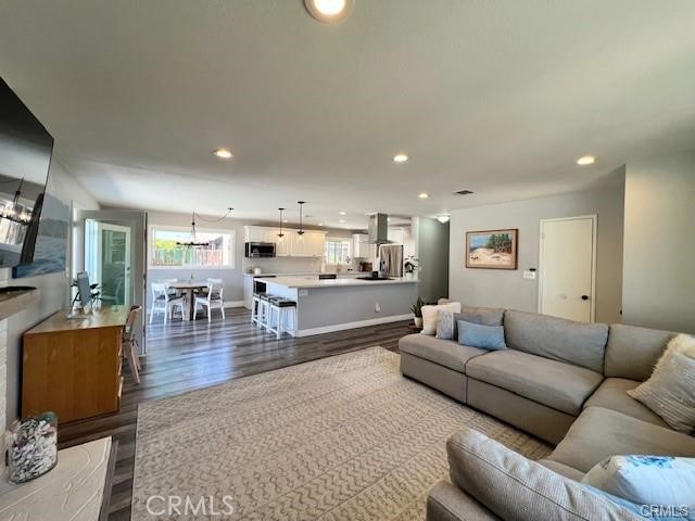 Detail Gallery Image 3 of 13 For 1487 Rosehill Dr, Riverside,  CA 92507 - 3 Beds | 2 Baths