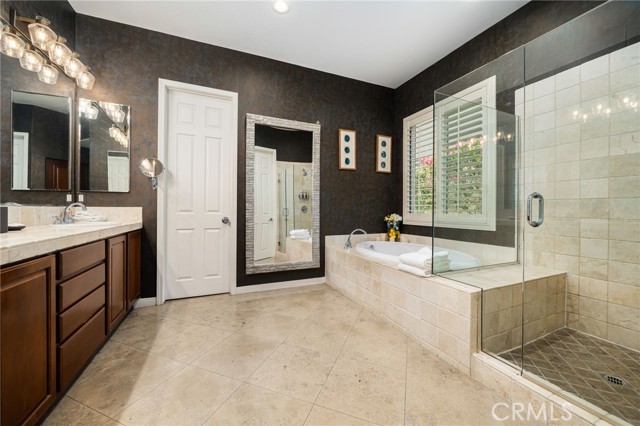 43875 Spiaggia Place, Indio CA: https://media.crmls.org/medias/8788a103-f73f-4348-9b8e-fe3bcd382339.jpg