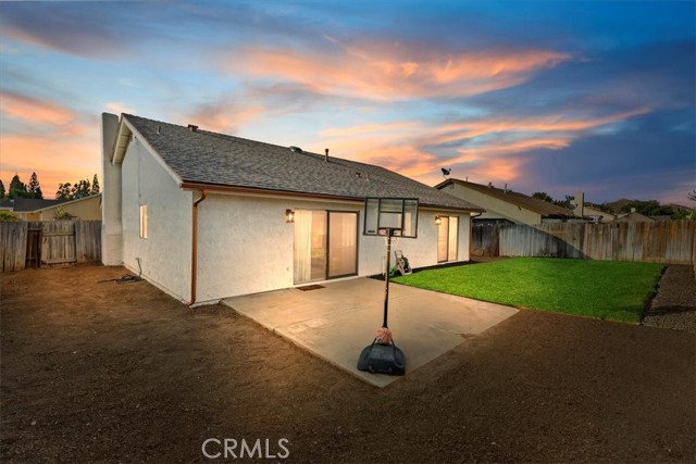 10750 Hollenbeck Drive, Riverside CA: https://media.crmls.org/medias/8788c46c-e1d8-453a-831c-12a3fcd68dbf.jpg