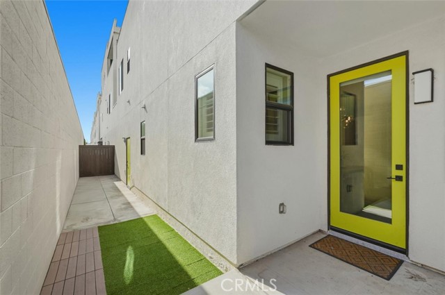 Detail Gallery Image 21 of 59 For 2144 Swallowtail Walk, Gardena,  CA 90249 - 4 Beds | 2/2 Baths