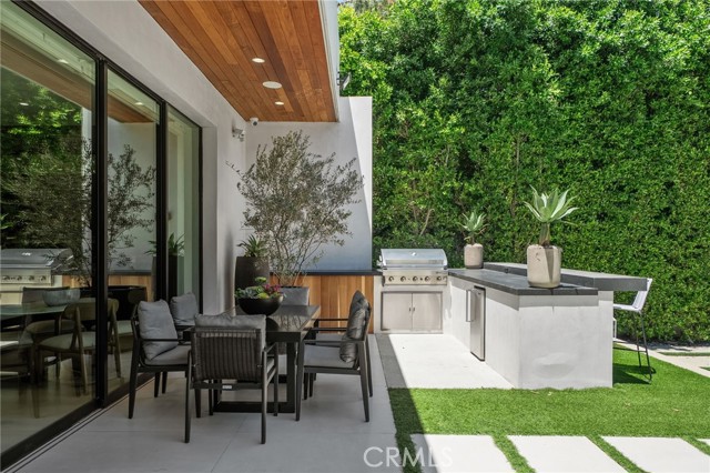 15231 Greenleaf Street, Sherman Oaks CA: https://media.crmls.org/medias/87899c15-0d58-47b6-a22f-3688a7c55c59.jpg