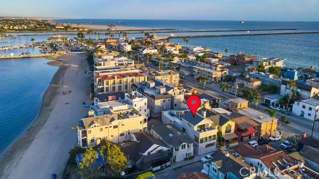 58 66th Place, Long Beach CA: https://media.crmls.org/medias/878a5b24-0c7e-4558-87b5-ad99f0f5c9bc.jpg