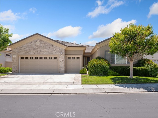 Detail Gallery Image 1 of 38 For 19301 Galloping Hill Rd, Apple Valley,  CA 92308 - 2 Beds | 2/1 Baths