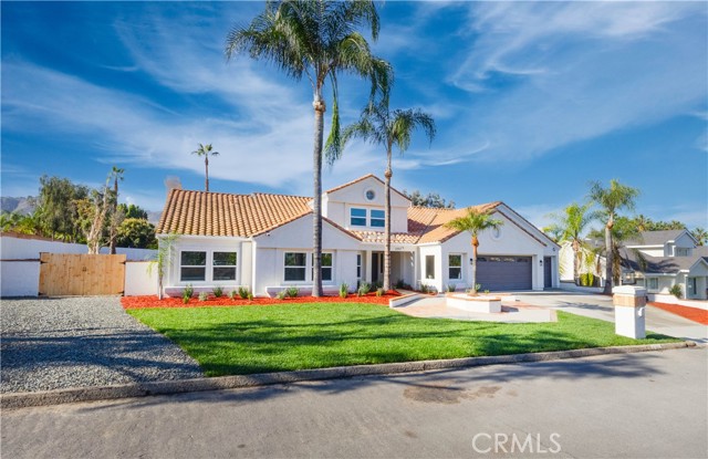 Detail Gallery Image 2 of 36 For 2352 Keusder, Riverside,  CA 92503 - 5 Beds | 3/1 Baths