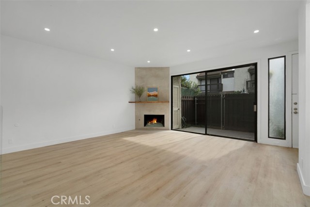 Detail Gallery Image 13 of 53 For 4218 Troost #20,  Studio City,  CA 91604 - 3 Beds | 2/1 Baths