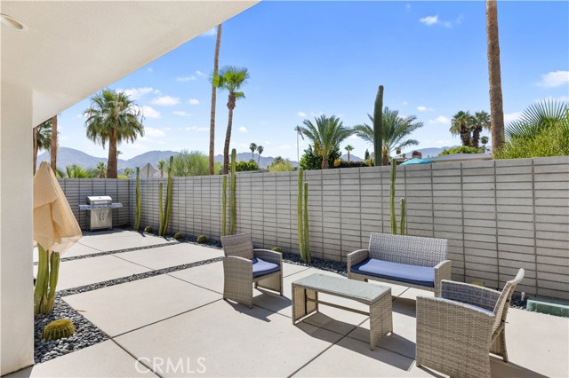 73534 Silver Moon Trail, Palm Desert CA: https://media.crmls.org/medias/878bdb2b-0371-427f-be0e-d5d1c14306e5.jpg