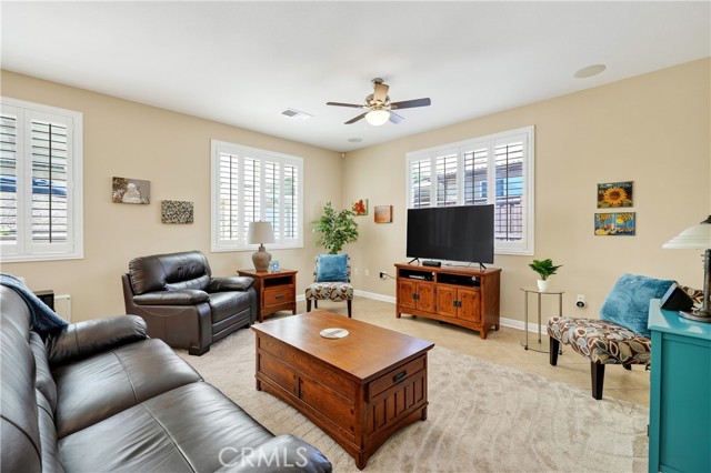 177 Janzen Way, Hemet CA: https://media.crmls.org/medias/878d5084-7dd3-4021-b15e-0528fb1b41b8.jpg