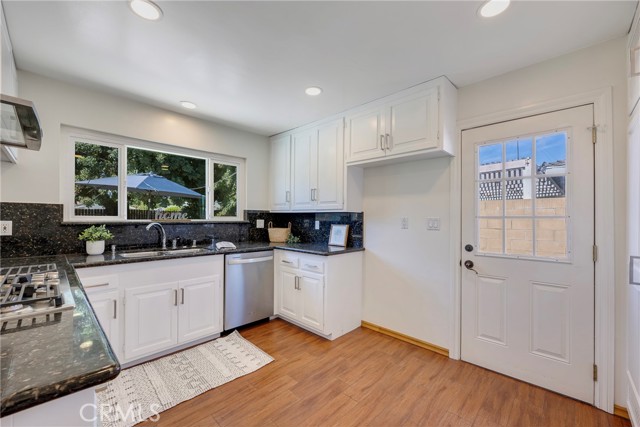 Detail Gallery Image 15 of 48 For 13311 Fairmont, Santa Ana,  CA 92705 - 3 Beds | 2 Baths