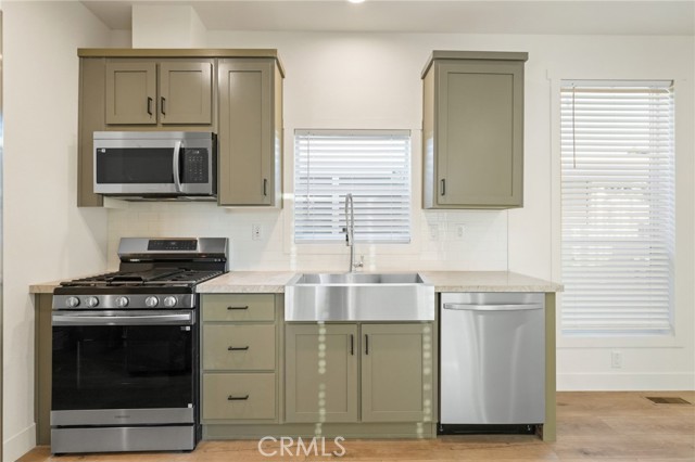 Detail Gallery Image 7 of 15 For 732 E Route 66 #7,  Glendora,  CA 91740 - 2 Beds | 2 Baths