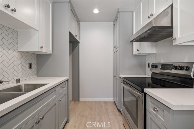 Detail Gallery Image 3 of 30 For 5674 Windsor Way #109,  Culver City,  CA 90230 - 2 Beds | 2 Baths