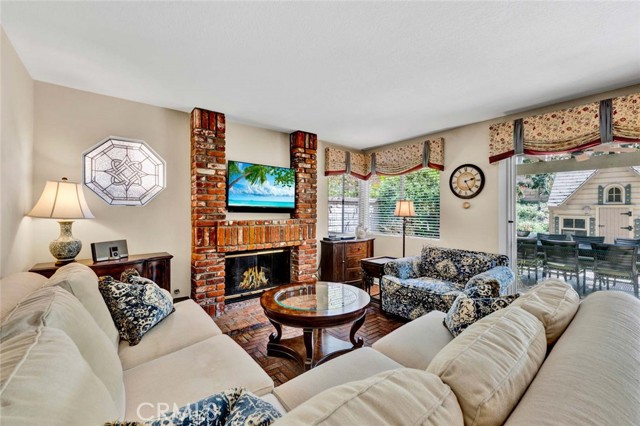 Detail Gallery Image 18 of 46 For 8102 E Sprucewood Ave, Orange,  CA 92869 - 4 Beds | 3 Baths