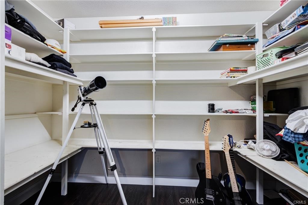 https://media.crmls.org/medias/87910743-cbcf-4c0c-84d1-a4c7926fd056.jpg?preset=X-Large