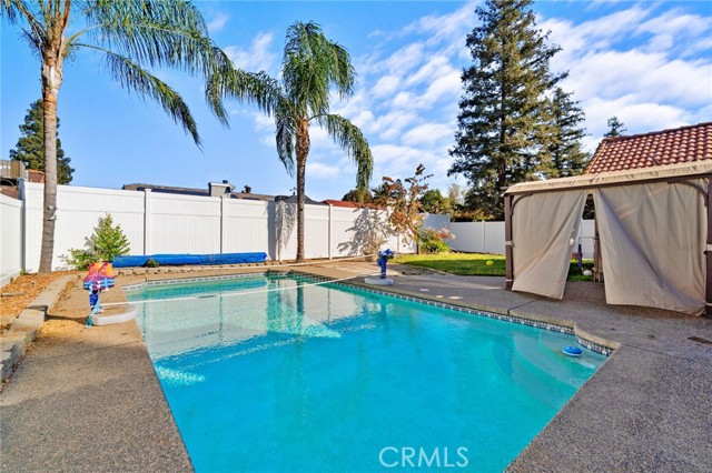 Detail Gallery Image 25 of 33 For 2505 Stuart Ave, Clovis,  CA 93611 - 4 Beds | 2 Baths