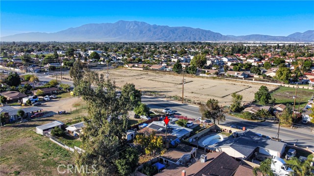 Detail Gallery Image 5 of 13 For 18793 San Bernardino, Bloomington,  CA 92316 - 3 Beds | 2 Baths