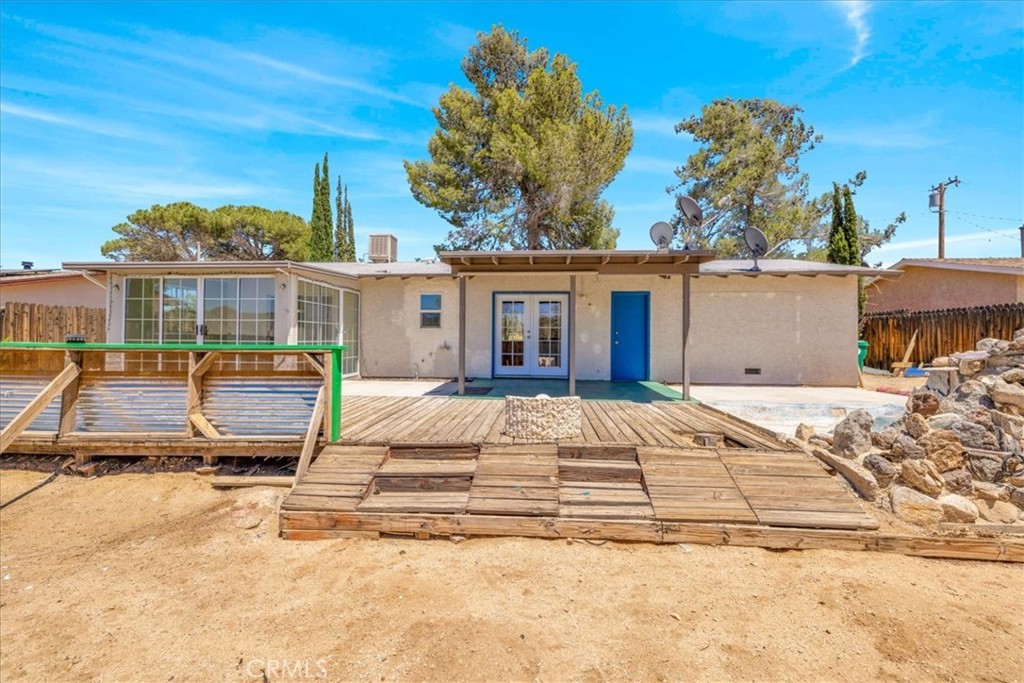 https://media.crmls.org/medias/8791d0fa-3f07-4c2e-8a72-72b030c70279.jpg?preset=X-Large