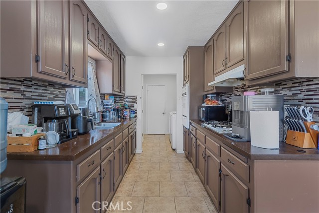 Detail Gallery Image 7 of 36 For 1627 Broad Ave, Wilmington,  CA 90744 - – Beds | – Baths