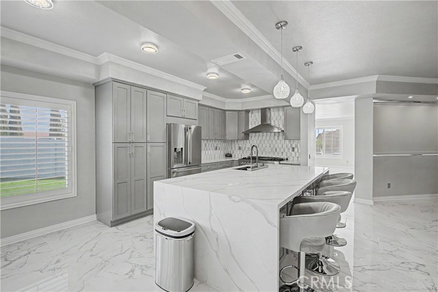 Detail Gallery Image 6 of 29 For 12714 Dorsey Ct, Victorville,  CA 92392 - 5 Beds | 3 Baths