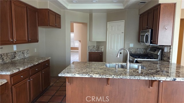 Detail Gallery Image 13 of 43 For 25568 Blackthorne Dr, Murrieta,  CA 92563 - 4 Beds | 3 Baths