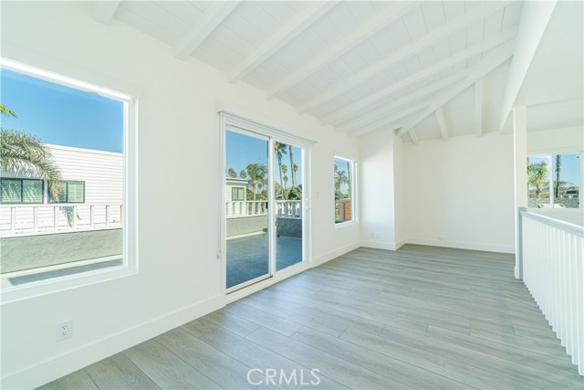 Detail Gallery Image 3 of 19 For 106 Nordina St, Newport Beach,  CA 92663 - 3 Beds | 2 Baths