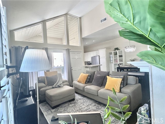 Detail Gallery Image 3 of 49 For 3680 S Bear St #16 / J,  Santa Ana,  CA 92704 - 1 Beds | 1 Baths