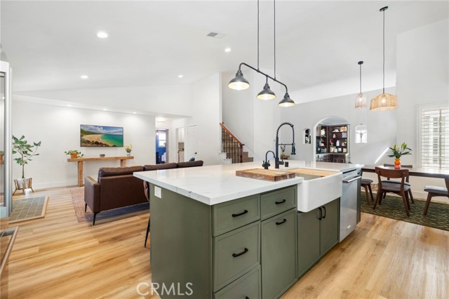 2304 Trickling Creek Drive, La Verne CA: https://media.crmls.org/medias/8794375d-3cdb-4915-9515-9fb97737015b.jpg