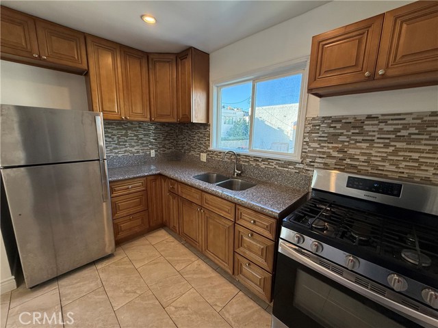 Detail Gallery Image 8 of 10 For 1415 N Cherokee #12,  Los Angeles,  CA 90028 - 1 Beds | 1 Baths