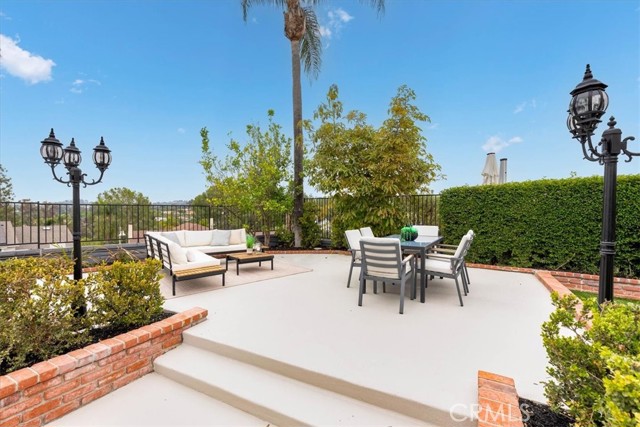 27951 Encanto, Mission Viejo CA: https://media.crmls.org/medias/87947134-e54f-42f0-bb66-a992cef3b777.jpg
