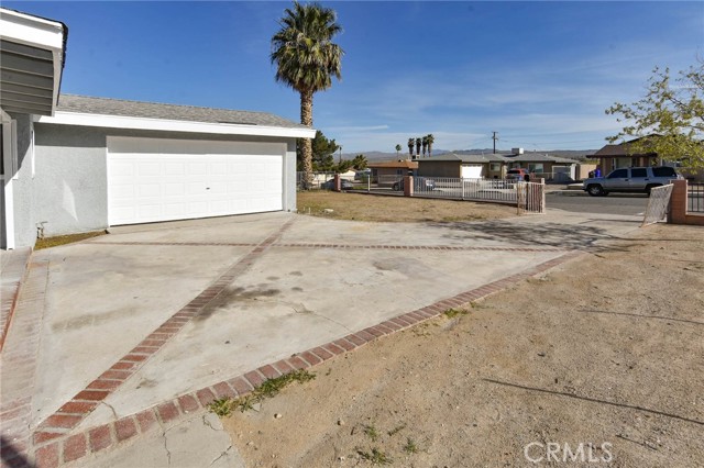 Detail Gallery Image 3 of 40 For 1101 E Elizabeth St, Barstow,  CA 92311 - 3 Beds | 2 Baths