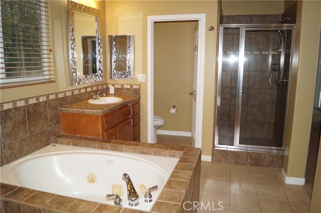 Detail Gallery Image 36 of 70 For 6607 Carracci Ln, Bakersfield,  CA 93306 - 3 Beds | 2 Baths