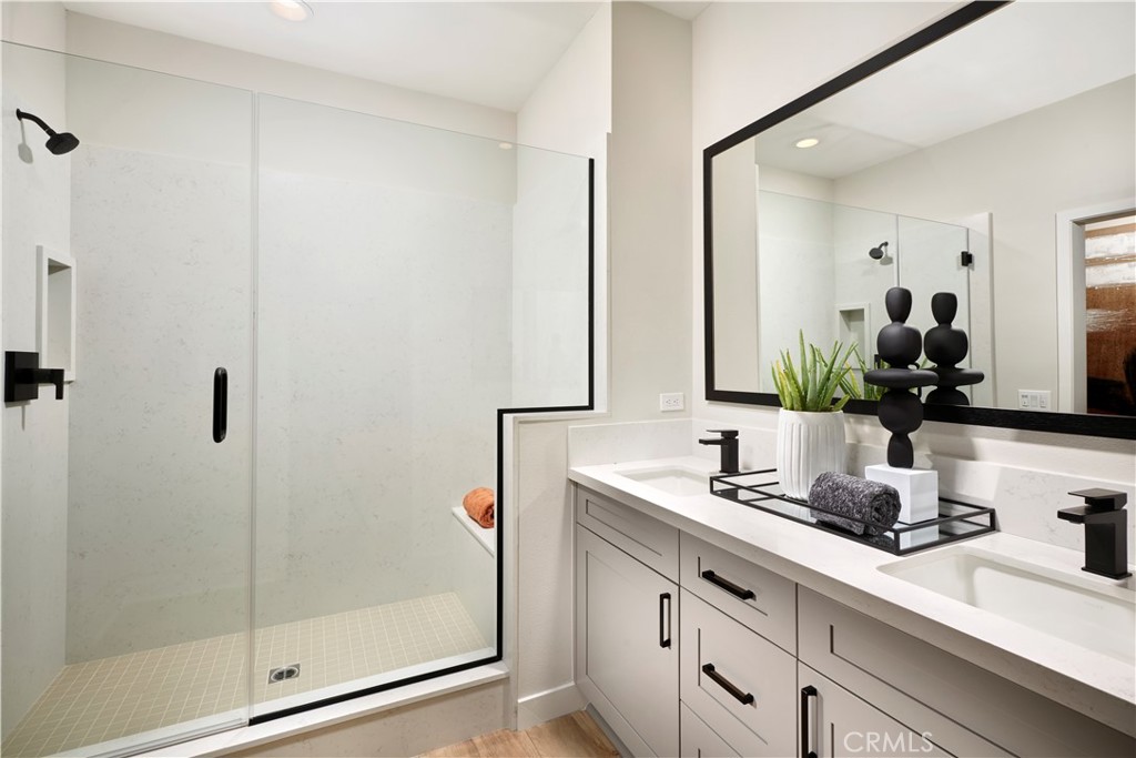 MLS #OC25253036 image #3