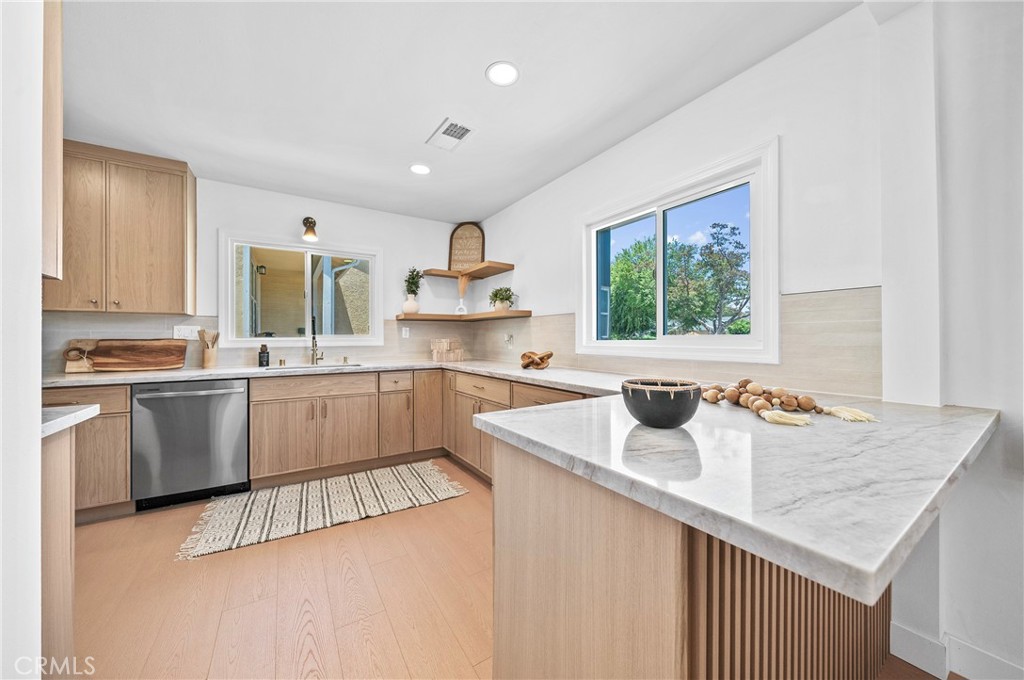 MLS #WS26158774 image #13