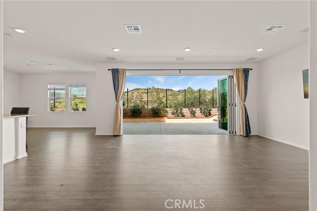 Detail Gallery Image 10 of 52 For 24655 Acadia, Corona,  CA 92883 - 4 Beds | 3 Baths