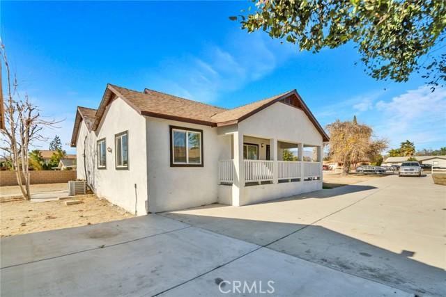 17631 Randall Avenue, Fontana, California 92335, 3 Bedrooms Bedrooms, ,2 BathroomsBathrooms,Single Family Residence,For Sale,Randall,WS25013638