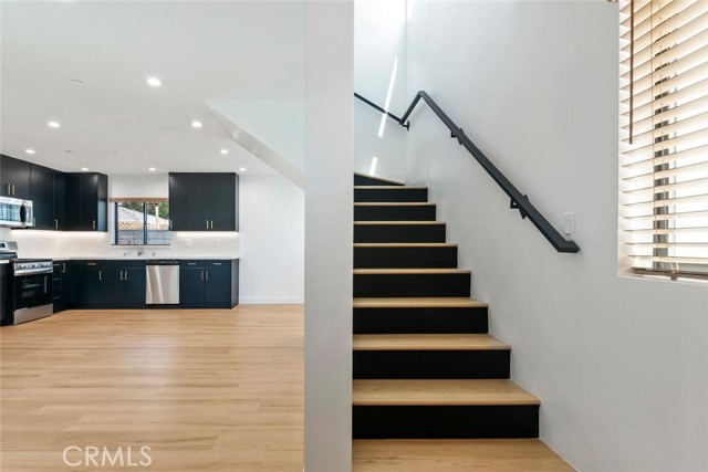 Detail Gallery Image 12 of 14 For 2631 Cochran Ave, Los Angeles,  CA 90016 - 3 Beds | 2/1 Baths