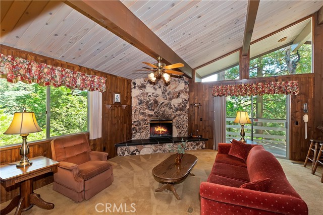 Detail Gallery Image 9 of 45 For 965 Lausanne Dr, Crestline,  CA 92325 - 4 Beds | 2/1 Baths