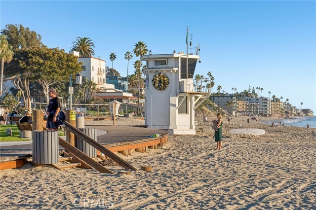 Detail Gallery Image 14 of 67 For 240 Moss #2,  Laguna Beach,  CA 92651 - 2 Beds | 2 Baths