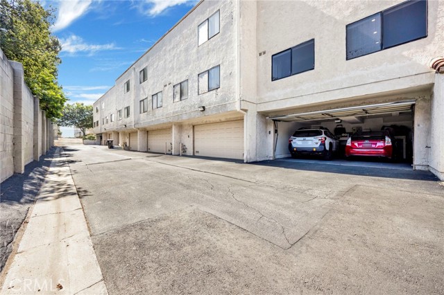 5533 Edward E Horton Lane, Encino CA: https://media.crmls.org/medias/8796ce46-2d14-49fb-9c92-28306dfc3a37.jpg
