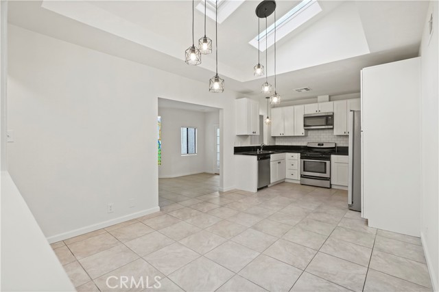 Detail Gallery Image 2 of 18 For 14746 Jaguar, –,  CA 91345 - 3 Beds | 2 Baths