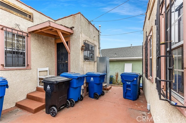 Detail Gallery Image 36 of 43 For 928 S Breed St, Los Angeles,  CA 90023 - – Beds | – Baths