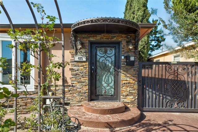 Detail Gallery Image 4 of 61 For 415 Birmingham Rd, Burbank,  CA 91504 - 4 Beds | 3/1 Baths