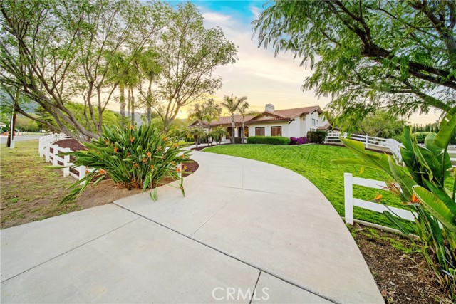 9394 Gum Tree Drive, Corona CA: https://media.crmls.org/medias/879877ff-3e65-4724-b552-981373ea1029.jpg