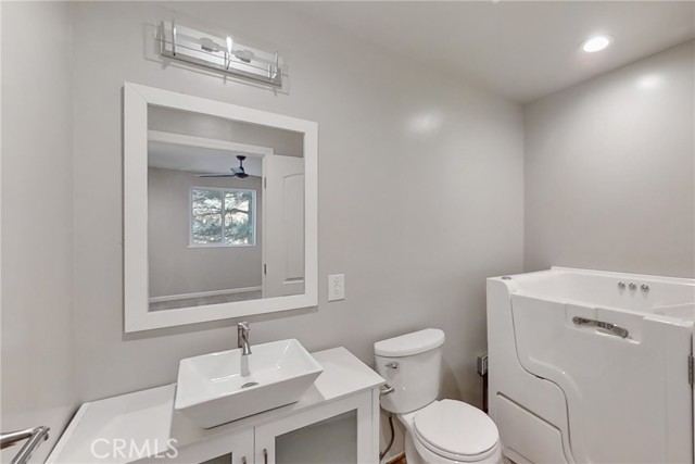 Detail Gallery Image 11 of 22 For 271 Chipmunk Dr, Twin Peaks,  CA 92391 - 2 Beds | 2 Baths